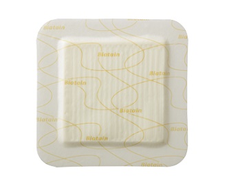 MEDICAZIONE BIATAIN IN SCHIUMA DI POLIURETANO CON BORDO ADESIVO IN SILICONE 10X10 CM 10 PEZZI - pharmaonline24.it
